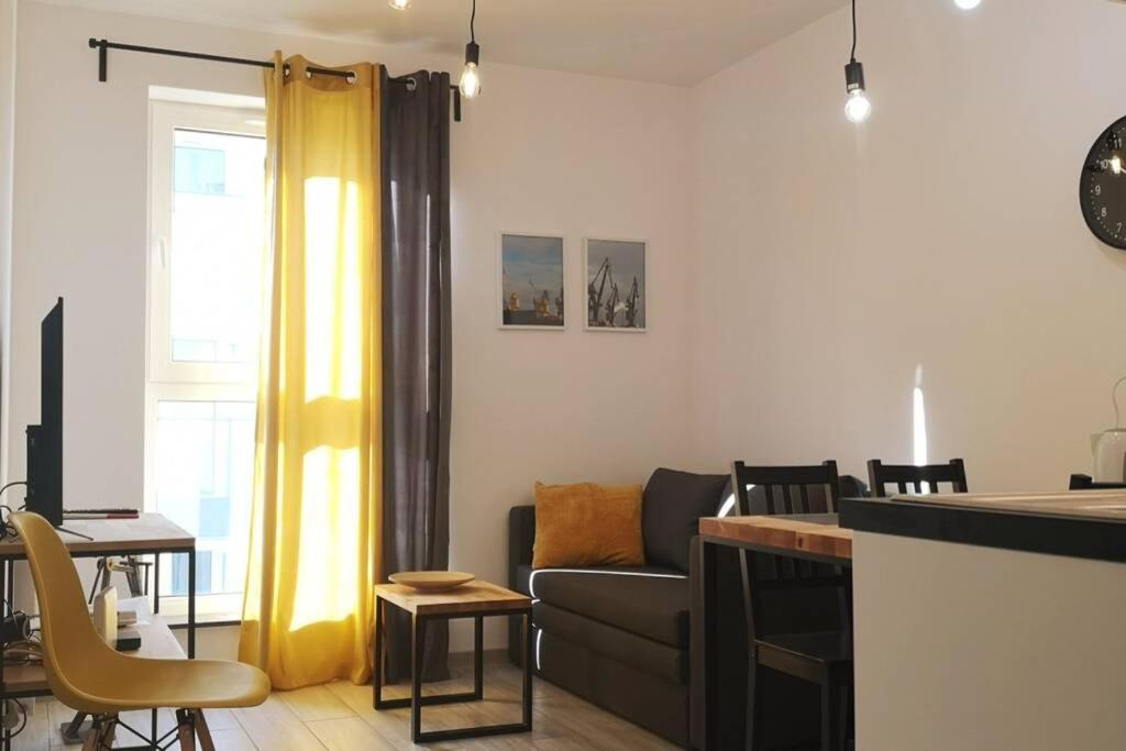 The Yellow Apartment กดัญสก์ ภายนอก รูปภาพ